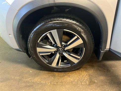 Used 2023 Nissan Rogue SL w/ SL Premium Package image 27