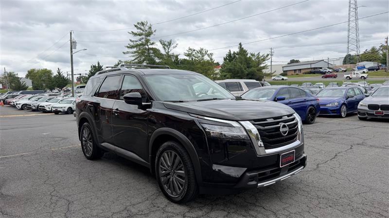 Used 2023 Nissan Pathfinder 4WD SL w/ SL Premium Package image 2