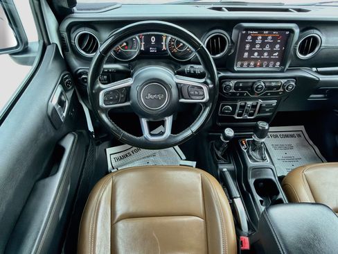 Used 2021 Jeep Wrangler Unlimited Sahara AWD/4WD image 16