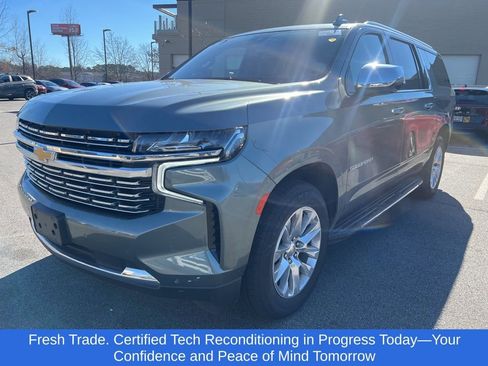 Used 2023 Chevrolet Suburban Premier image 1