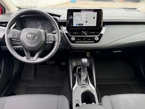 Used 2025 Toyota Corolla LE w/ LE Premium Package FWD image 29