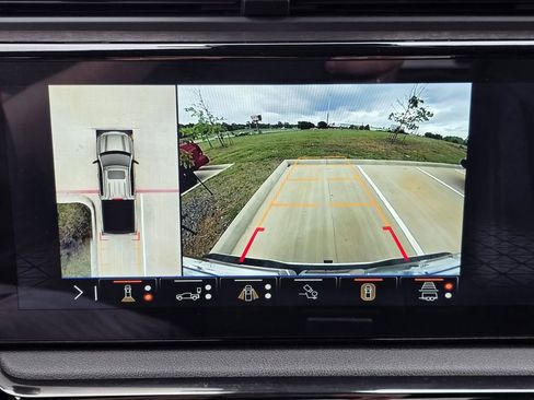 Used 2025 GMC Sierra 1500 AT4 image 13