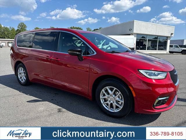 Certified 2025 Chrysler Pacifica Select FWD image 1