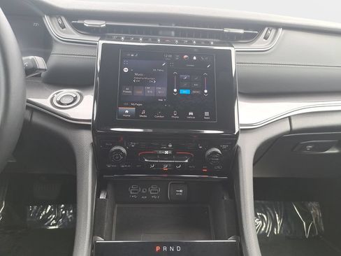 Certified 2022 Jeep Grand Cherokee Altitude AWD/4WD image 21