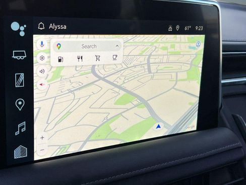 Certified 2023 Chevrolet Suburban LT w/ LT Signature Plus Package image 27