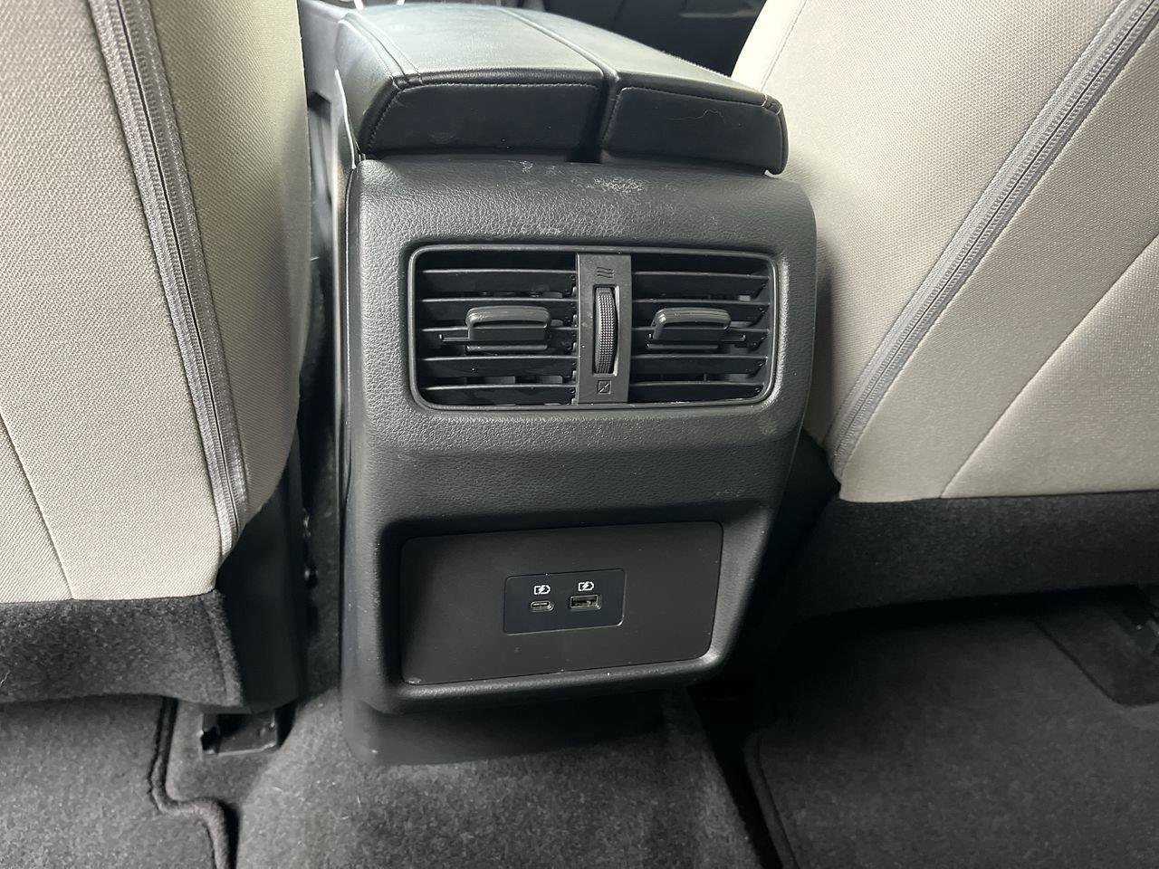 Used 2023 Nissan Rogue SV AWD/4WD image 12