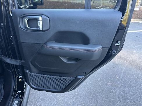 Certified 2025 Jeep Wrangler Unlimited Rubicon image 17