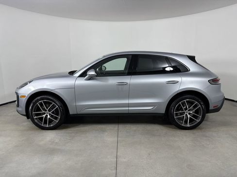 Certified 2025 Porsche Macan image 2