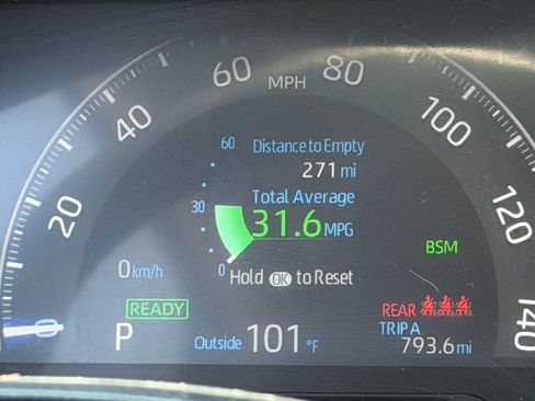 Used 2025 Toyota RAV4 XLE AWD/4WD image 36