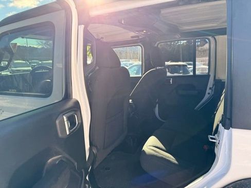 Used 2023 Jeep Wrangler Willys image 17