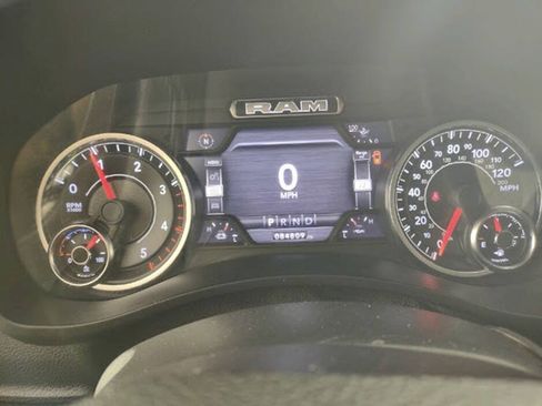 Used 2022 RAM 2500 Laramie AWD/4WD image 12