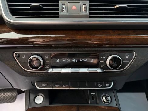 Used 2019 Audi Q5 2.0T Premium w/ Convenience Package AWD/4WD image 29