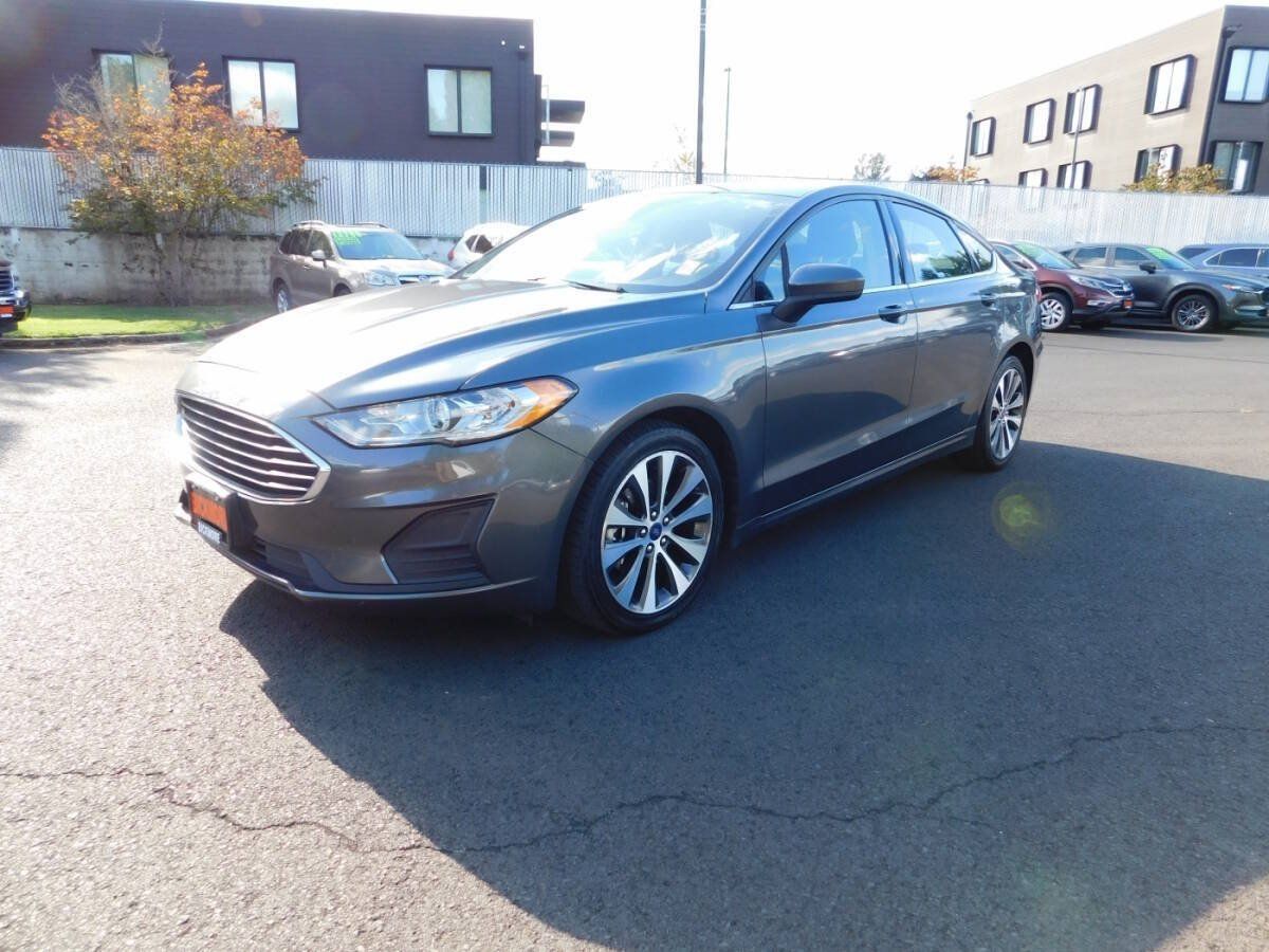 Used 2019 Ford Fusion SE AWD/4WD image 4