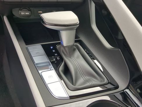 New 2026 Hyundai Elantra Limited image 34