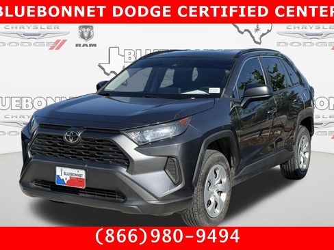 Used 2021 Toyota RAV4 LE FWD image 1