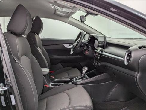 Used 2024 Kia Forte LXS image 19