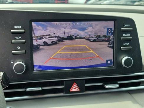 Certified 2023 Hyundai Elantra SEL FWD image 24