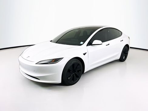 Used 2025 Tesla Model 3 Long Range RWD image 3