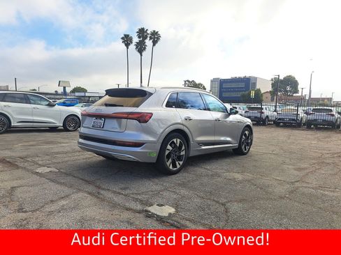 Certified 2023 Audi e-tron Premium Plus w/ Premium Plus Package AWD/4WD image 3