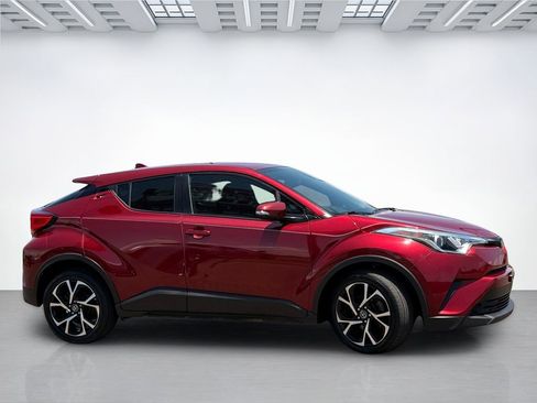 Used 2018 Toyota C-HR XLE FWD image 6