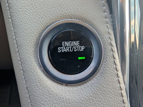 Used 2017 Cadillac Escalade Luxury AWD/4WD image 22