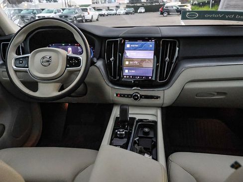 Used 2025 Volvo XC60 B5 Core w/ Protection Package Premier image 23