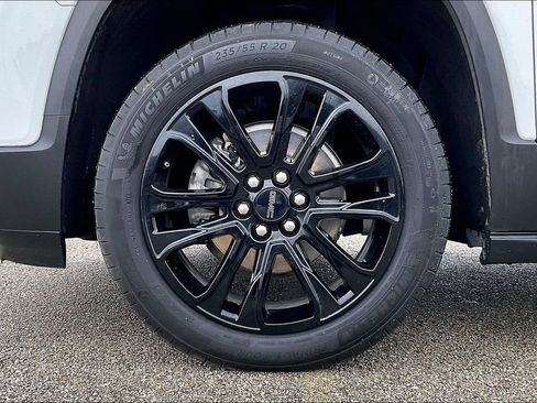 Used 2023 GMC Acadia SLE w/ Driver Convenience Package image 35