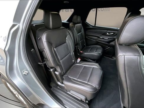 Used 2023 Chevrolet Traverse LT image 26