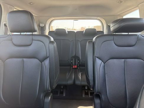 Used 2023 Jeep Grand Cherokee L Limited w/ Luxury Tech Group II image 10