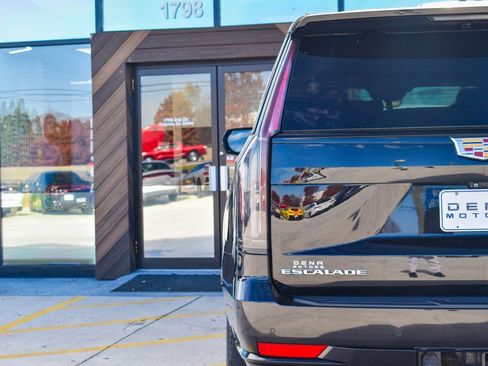 Used 2023 Cadillac Escalade ESV Sport image 35