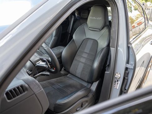 Used 2023 Porsche Cayenne Turbo GT AWD/4WD image 46
