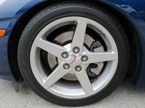 Used 2005 Chevrolet Corvette Convertible w/ Preferred Equipment Group RWD image 11