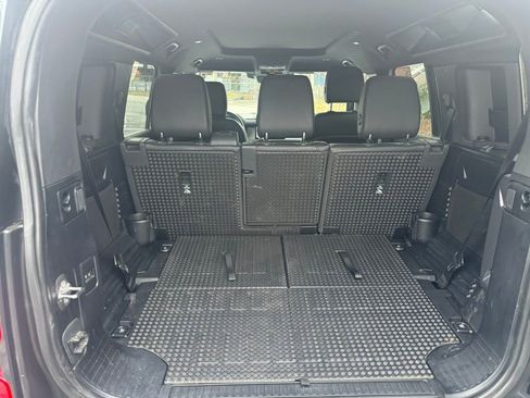 Used 2023 Land Rover Defender 110 X-Dynamic SE AWD/4WD image 5