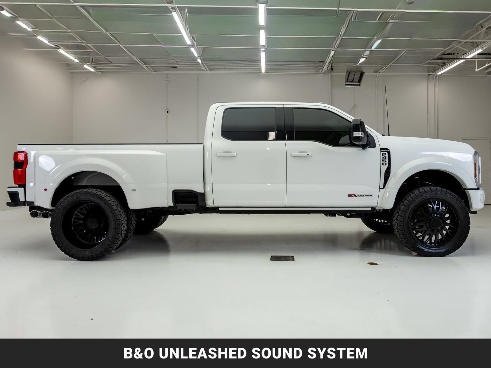 Used 2026 Ford F450 Platinum w/ FX4 Off-Road Package AWD/4WD image 10