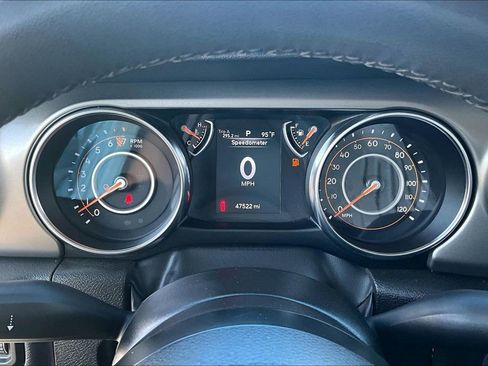 Used 2023 Jeep Gladiator Sport AWD/4WD image 14