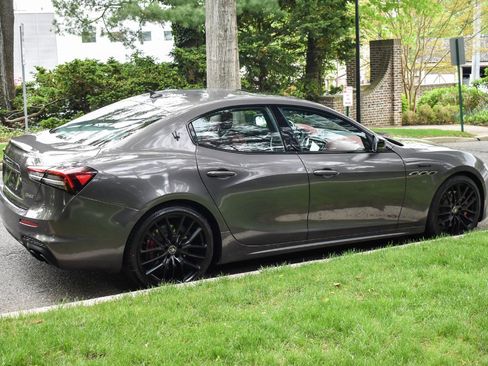Used 2022 Maserati Ghibli Modena Q4 AWD/4WD image 9