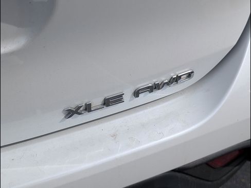 Used 2023 Toyota Highlander XLE AWD/4WD image 7