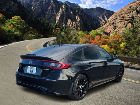 Used 2024 Honda Civic Sport image 3