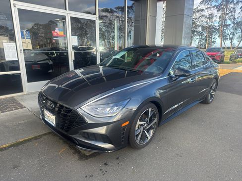Used 2023 Hyundai Sonata SEL Plus image 2