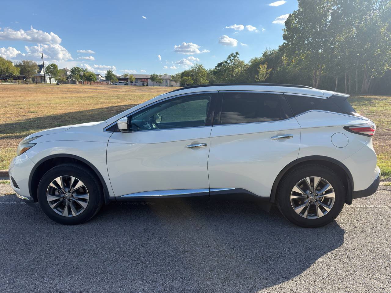 Used 2015 Nissan Murano SV w/ Premium Package FWD image 1