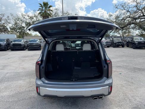 Used 2024 Kia Telluride EX image 36