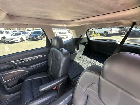 Used 2021 Kia Telluride SX w/ SX Prestige Package AWD/4WD image 8