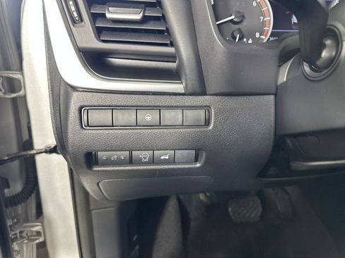 Used 2024 Nissan Rogue SV image 19