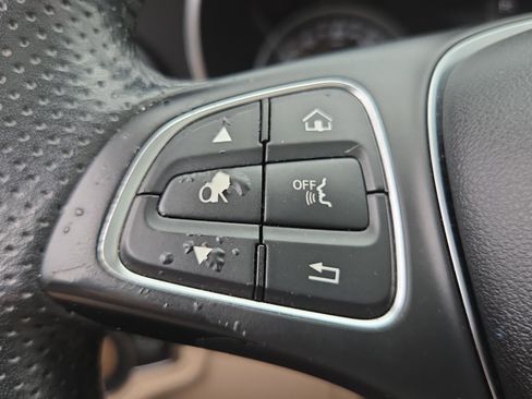 Used 2018 Mercedes-Benz C 300 Sedan image 28