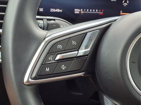 Certified 2025 Buick Envision Preferred AWD/4WD image 13