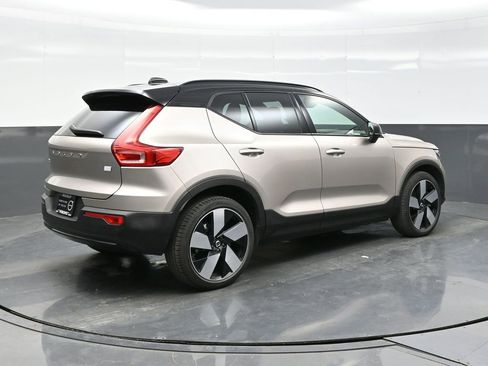 Used 2023 Volvo XC40 Recharge Ultimate image 7