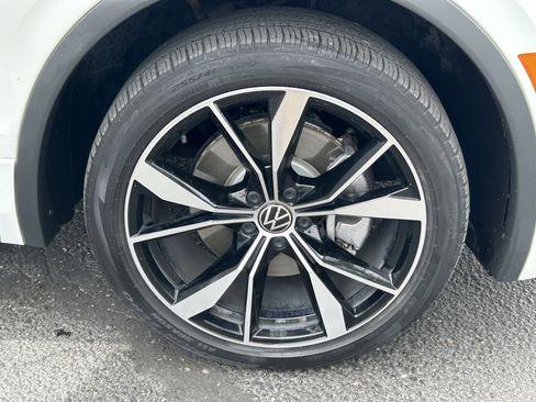 Used 2023 Volkswagen Tiguan SEL R-Line AWD/4WD image 7