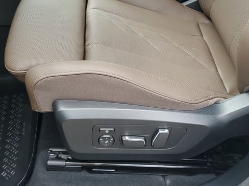 New 2026 BMW X3 xDrive30 w/ Premium Package AWD/4WD image 9