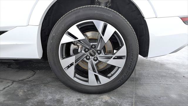 Used 2023 Audi e-tron Premium AWD/4WD image 33