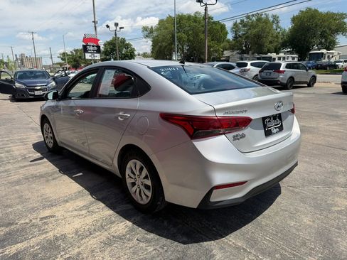 Used 2020 Hyundai Accent SE FWD image 5